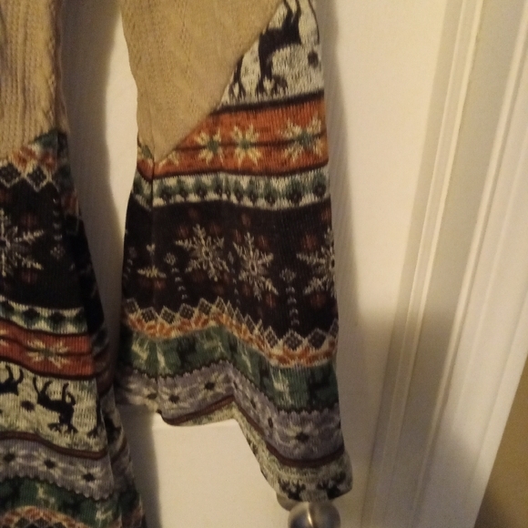 DRESSLILY Hooded Knit Dress with Button Front - Picture 3 of 6